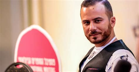 Ahmad Danny Ramadan de la persecución por ser gay en Siria al éxito de su primera novela en