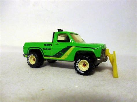 Hot Wheels Pavement Pounder Chevy Pickup Truck White Wheels W Real Riders