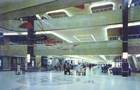 Greater Pittsburgh Airport 1952-1992 - Urban Transit - UrbanPlanet.org