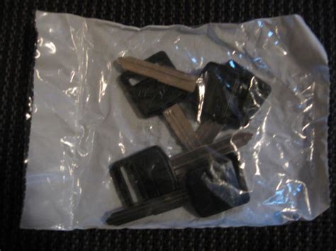 Sell Lot Of 5 Suzuki Key Blanks V Strom Boulevard GSXR 600 750 1000