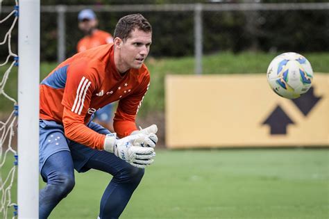 Red Bull Bragantino Outro Interessado No Goleiro Rafael Cabral Do