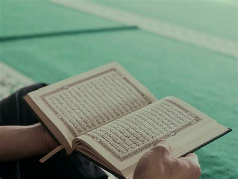 Bacaan Arti Dan Tafsir Surat Yasin Ayat 40 Untuk Dipahami Umat Muslim