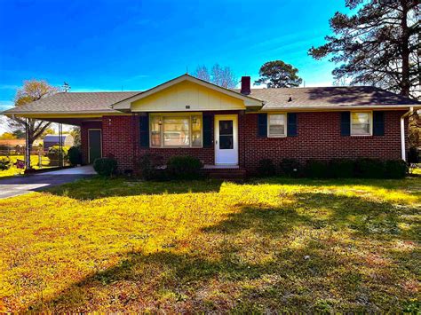 360 Poinsetta St, Spartanburg, SC 29301 - See Est. Value, Schools & More