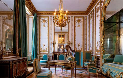 What Opulence Lay Behind Marie Antoinettes Secret Bedroom Door The