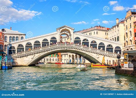 Famous Rialto Bridge Over the Grand Canal, Venice, Italy Editorial ...