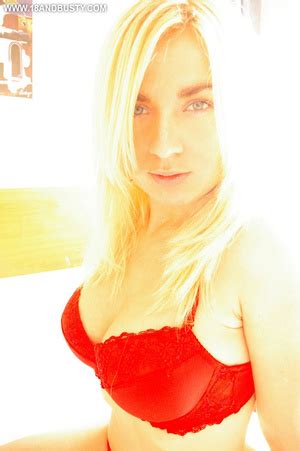 Busty Amateur Teen Model Proud Of Her Round Ass XXX Dessert