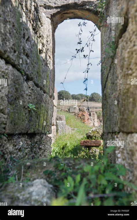 elea velia  roman times   ancient city  magna grecia