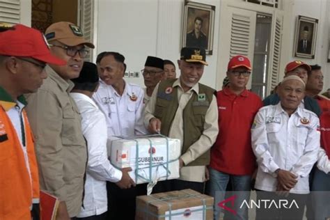 1 3 Ton Rendang Dikirim Dari Sumbar Untuk Korban Gempa Cianjur