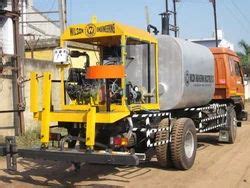 Road Construction Equipment Bitumen Pressure Distributor Sprayer