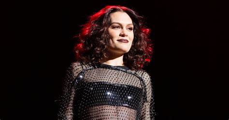 What S Ménière’s Disease Jessie J Opens Up About Ear Condition