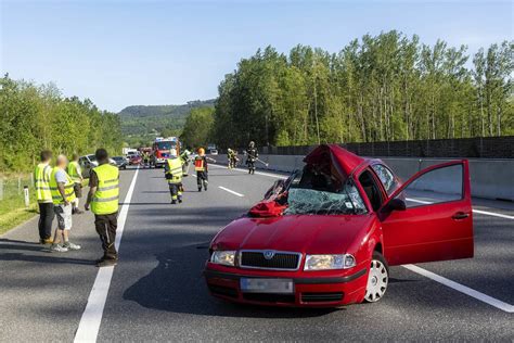 FF Krems Schwerer Verkehrsunfall nach Ausweichmanöver