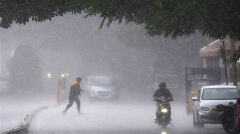 Heavy Rain In Kerala Yellow Alert In 12 Districts