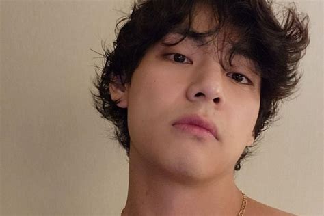 Fakta Menarik Taehyung Alias V Bts Miliki Kepribadian Dan Selera