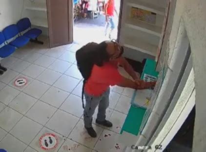 La Nota Ociosa Hombre Agrede A Taquillera De Autobuses En Oaxaca Y