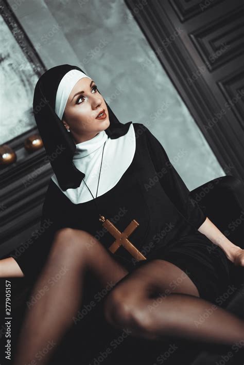 Fotografia Do Stock Sexy Nun Prays Indoor Beautiful Young Holy Sister Young Beautiful Nun