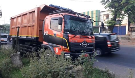 Lagi Truk Sampah Dki Jadi Sasaran Pelemparan Batu