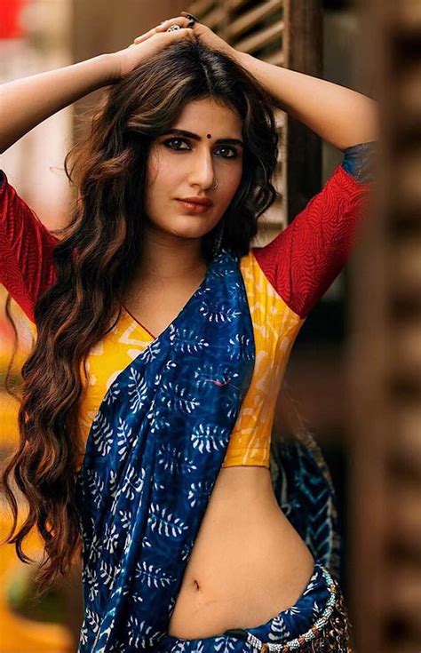Hot Photos Of Fatima Sana Shaikh In Saree Bollywood Actress Sizzling Hot Looks In Saree