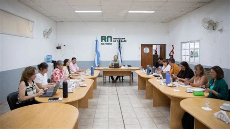 CUARTO INTERMEDIO HASTA MAÑANA ENTRE GREMIOS Y GOBIERNO Mapuchito