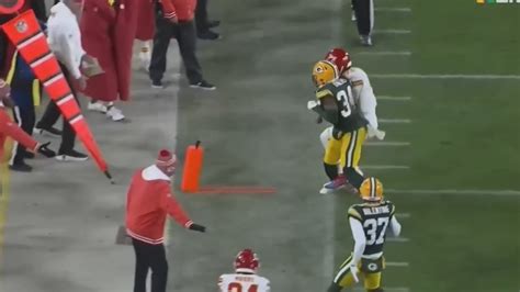 Jonathan Owens Controversial Late Hit On Patrick Mahomes Chiefs Vs