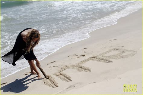 Beyonce Goes Retro In Bikini For Brazilian Tour Promo Video Photo Beyonce Knowles
