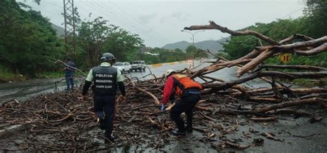 Lluvias afectan servicios públicos y vialidad en Mérida