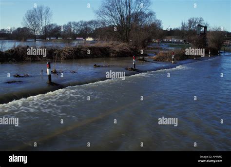 River nene flood warning hi-res stock photography and images - Alamy