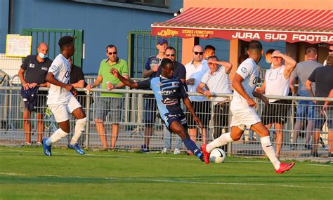 Football National Revivez Le Match Jura Sud Aubagne En Images