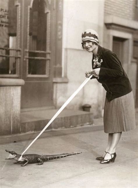 27 Incredible Vintage Photos Of People Posing With Alligators Even