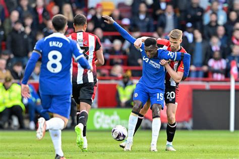 Spróbuj innego sportu Kibice zaatakowali piłkarza Chelsea zaczęli z