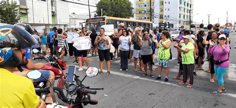 Moradores De Paulista Protestam Devido A Acidentes No Janga E Pedem