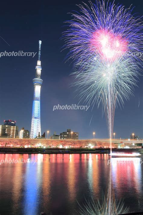 隅田川花火 スカイツリー点灯 写真素材 1919025 フォトライブラリー Photolibrary