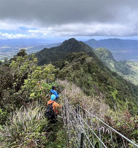 Hiking Mount Ka’ala to Kolekole — kenjiSAITO