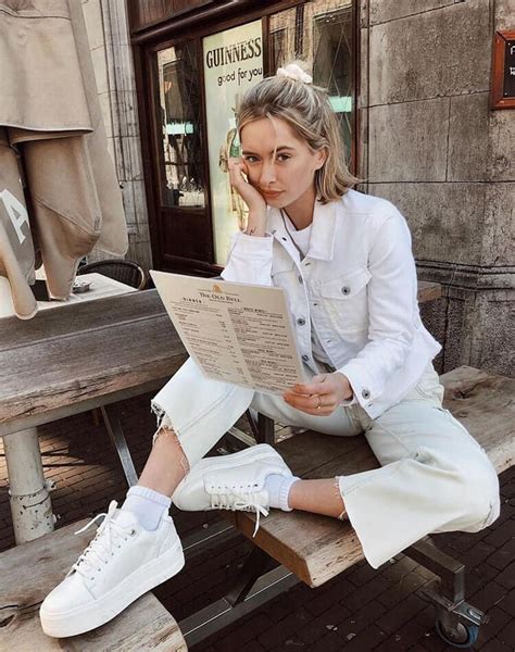 How To Wear White Women Sneakers? 12 Best Outfits Jenta Roman Bring You