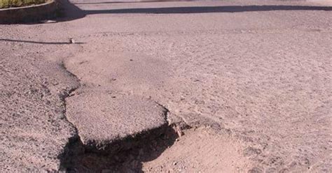 Piden Rehabilitar Calle Llena De Baches En Lomas Del Tecnol Gico