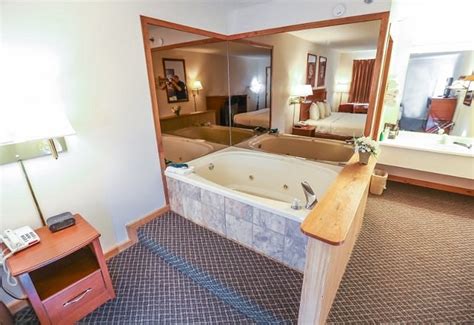 BEST Hotels with Jacuzzi in Room in Branson, MO ️ 2025