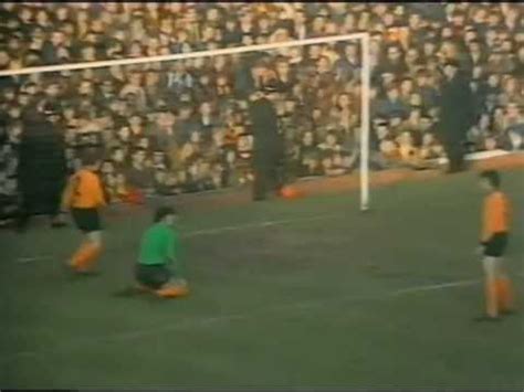 1970 71 Wolverhampton Wanderers V Leeds United YouTube