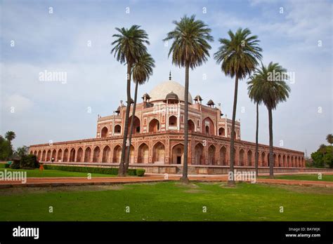 Humayuns Tomb India Hi Res Stock Photography And Images Alamy