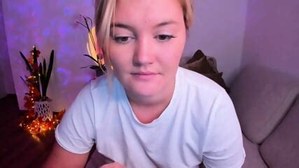 Webcam Blonde Babe Solo Teasing Show