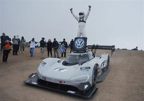 Pikes Peak Hill Climb record holder Romain Dumas returns in 2021 ...