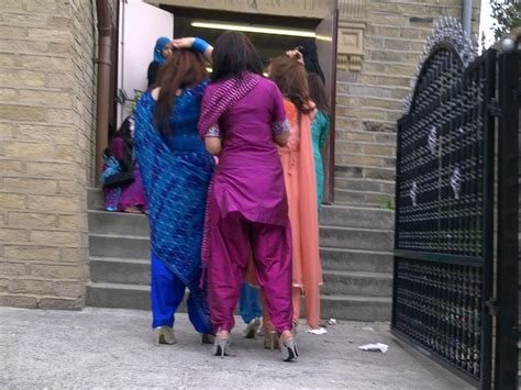 Hot Indian Desi Girls Walking On Road Captured By A Hidden Camera Beauty Tips Style Tips