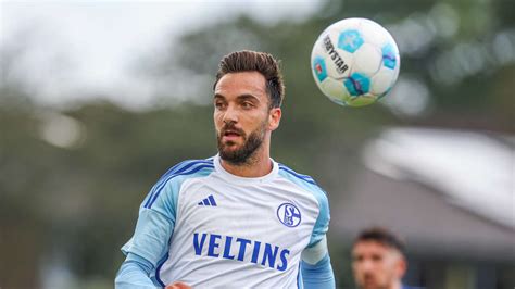 Berater verrät Deshalb hat Karaman auf Schalke verlängert