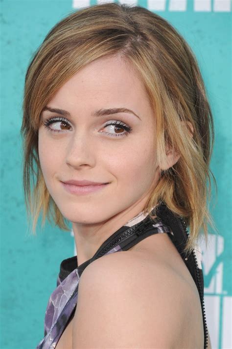 Emma Watsons Best Hairstyles Emma Watson Haircuts And Hair Color