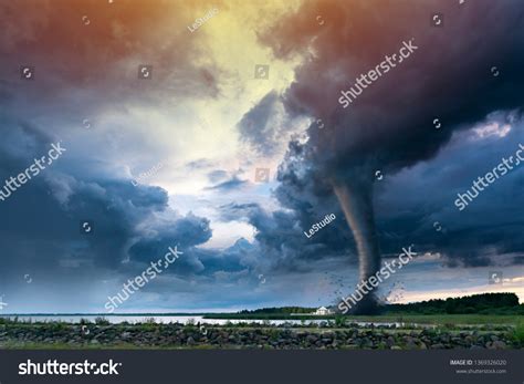 Tornado Images Stock Photos Vectors Shutterstock