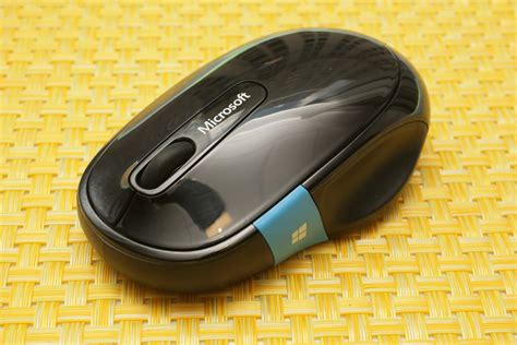 Microsoft Sculpt Comfort Mouse review: A dongle-free Windows mouse, high on comfort and low in ...