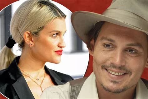 Pussycat Doll Ashley Roberts Wows At Brit Awards In Nude Look Slashed To The Waist Daily Star