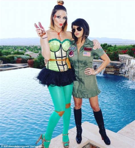 10 Hot Sexy Kathleen De Leon Jones Bikini Pics