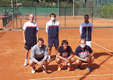 El Equipo Masculino Del Rctb Finalista De Catalu A Reial