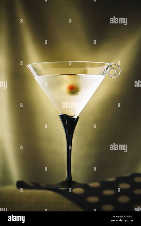 martini with olive Stock Photo - Alamy