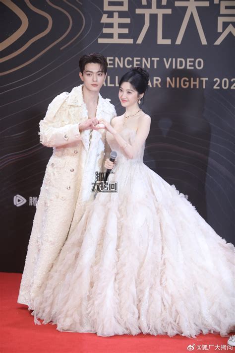 Thảm đỏ hot nhất Cbiz Địch Lệ Nhiệt Ba Dương Tử Triệu Lộ Tư cùng dàn sao đọ sắc trên thảm đỏ