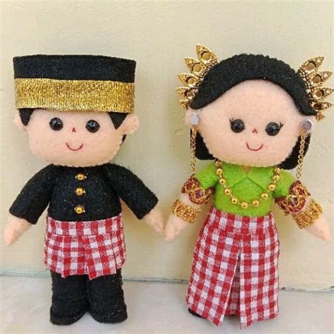 Jual Boneka Flanel Pakaian Adat Tradisional Nusantara Minang Bugis